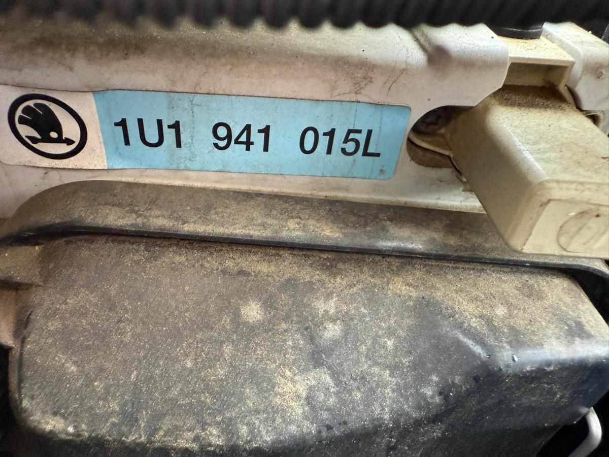 Skoda Octavia 1U original Scheinwerfer links mit Nebelscheinwerfer Facelift BJ03